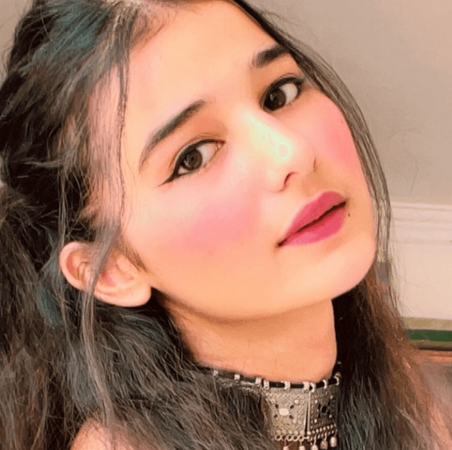 khushi baliyan net worth